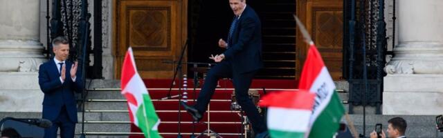 Pogledajte sada već čuvene plesne pokrete potencijalnog ministra zdravlja Mađarske (VIDEO)