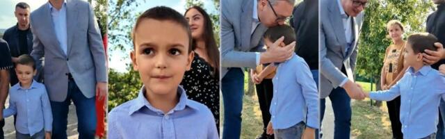 Emotivan susret u Loznici! "Stalno sam pitao kada će doći Aleksandar Vučić": Ovako je mali domaćin Luka dočekao predsednika Srbije (VIDEO)