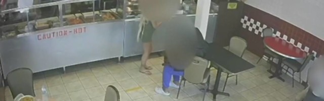 Tinejdžerka se porodila, donela dete u restoran i pobegla