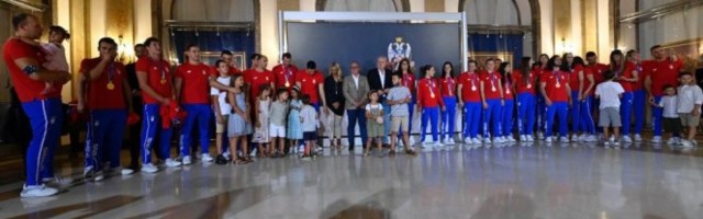 BEOGRAD DOČEKAO SVOJE HEROJE! Oni su naš ponos, hvala im što su na najvećem planetarnom takmičenju dostojno predstavljali Srbiju!