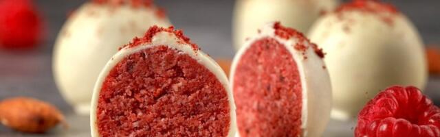 Posni slatkiš koji osvaja: Malina praline u beloj veganskoj čokoladi