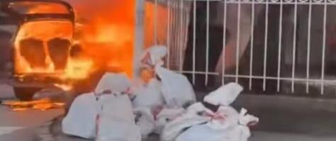 IZGOREO AUTO NASRED ULICE U SMEDEREVU! Nema povređenih i paketići spešeni (VIDEO)