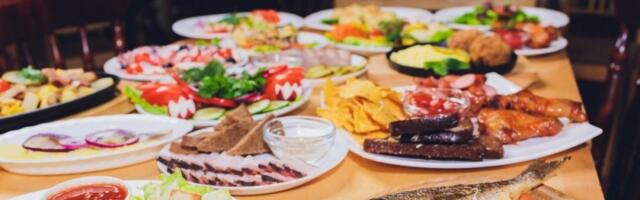 Staro jelo, a novi ukus: Evo šta da uradite sa viškom hrane posle praznika