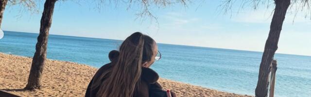 Pevačica (49) se POVREDILA NA NASTUPU, odmah joj ukazana LEKARSKA POMOĆ - evo u kakvom je stanju nakon! (FOTO)