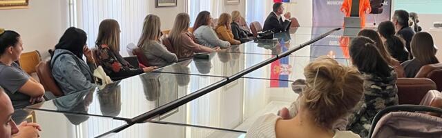 Агенција за безбедност у саобраћају донирала 34 ауто-седишта