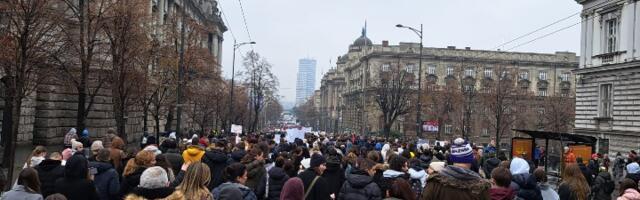 "TRULO DO SRŽI, izađi i podrži": Počeo marš ka Autokomandi, na čelu kolone traktori (UŽIVO)