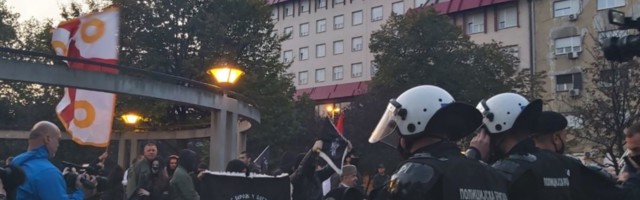 Protest ekstremnih desničara i levičarskih organizacija u Beogradu