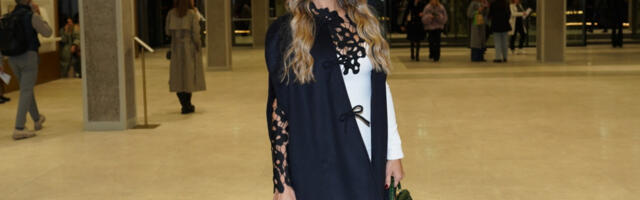 MARIJANA MATEUS grmi u Dubaiju: Prorezi ispod bujnog poprsja otkrili tanani struk na kome joj sve zavide! (FOTO)