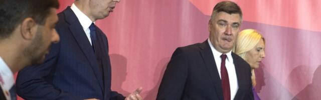 Srbija centar: Vučićeva diletantska politika „ni tamo ni ovamo“ dovela je Srbiju u opasnu situaciju