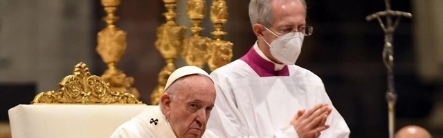 Papa promenio zakone crkve pa će  tek sada sveštenici zlostavljači i oni koji poseduju dečiju pornografiju biti kažnjavani
