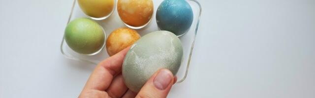 Nova tehnika: Farbanje jaja pomoću pirinča (VIDEO)