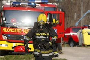 Пожар у стамбеној згради на Цераку