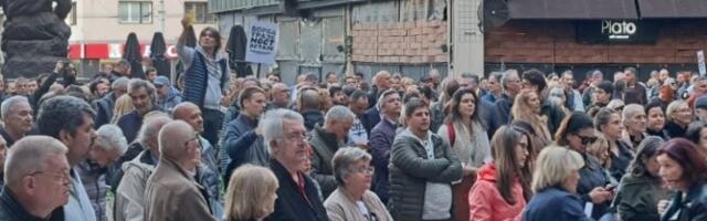 "Borba traje, most ostaje": Protest protiv demontaže Starog savskog mosta (FOTO, VIDEO)