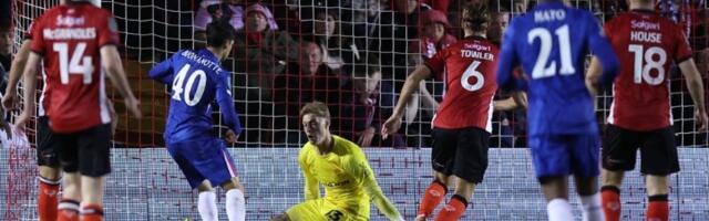 Liga kup: Trećeligaš uplašio Čelsi, Vukovi pojeli Karamele