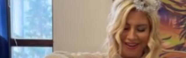 Prvi snimak trudne Dee Đurđević: Voditeljka stavljena na teške muke (VIDEO)