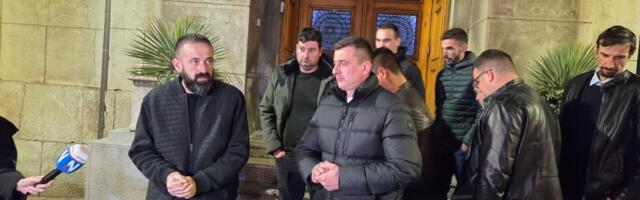 Posle tri i po sata sastančenja bez dogovora poljoprivrednika i Ministarstva