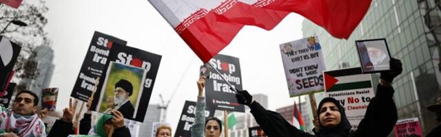 Hiljade demonstranata u Londonu protiv napada SAD i Izraela na Iran (FOTO)