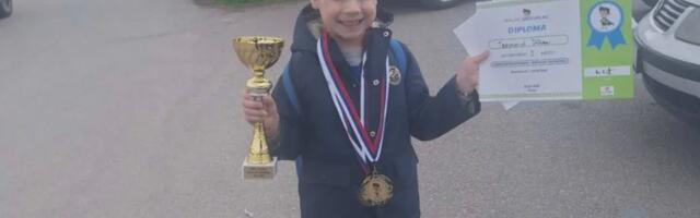 Genije iz Jagodine: Tek mu je 8, a šta sve ume (VIDEO)