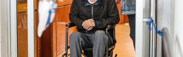Bred Pit u invalidskim kolicima – fanovi na aparatima!