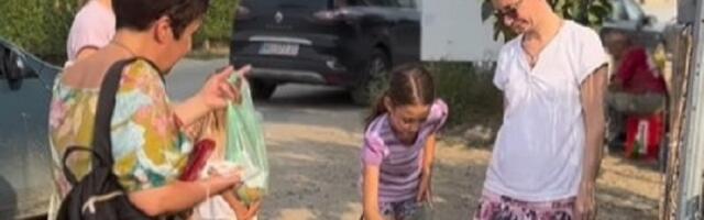 Devojčica pomaže ocu prodajući krofne: Najdirljivije lice Srbije (VIDEO i FOTO)