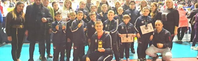 15 medalja za vlasotinačke karatiste u Sofiji