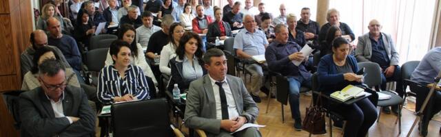 Na sednici Skupštine Vlasotinca i o referendumu o Vlasini i zidu