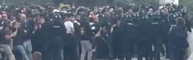 Žestoka tuča policije i navijača PSŽ pred meč LŠ (VIDEO)