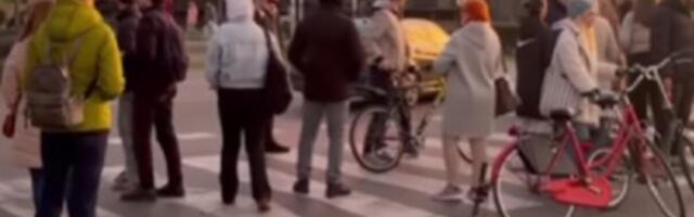 Građani blokirali autobusku stanicu u Novom Sadu