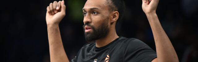 Njegov pogled sve govori: Fotografija Džabarija Parkera sa meča protiv Makabija postala viralna! /FOTO/