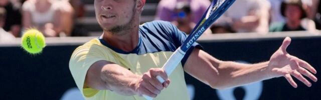 Kecmanović pao u maratonu na AO i ispao u prvom kolu!