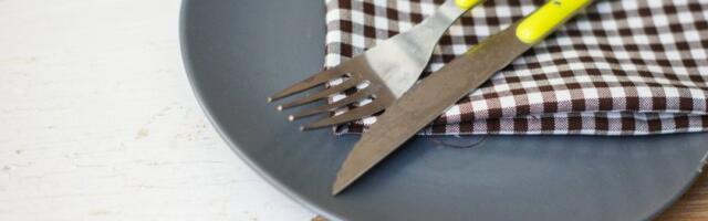 Položaj pribora za jelo u vašem tanjiru govori mnogo - evo šta time poručujemo konobarima