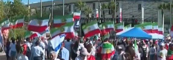Dirljiv prizor: Iranski navijači podigli transparent koji je rasplakao celu planetu (VIDEO)