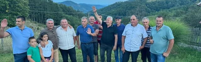 Nikolić: aktivisti neka nađu drugo mesto za zabavu, ostavite ove namučene ljude na miru!