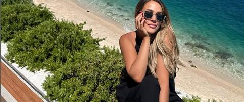 (FOTO) MARIJA MIKIĆ OVAKO UŽIVA NAKON RAZVODA Pokazala ko je sa njom na moru: "I moja deca mu se penju na glavu"