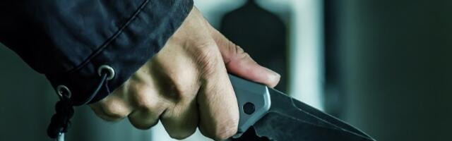 Razbio vrata i napao bivšu ženu: Jezivi detalji napada nožem u Obrenovcu