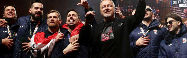 Томпсон трује фашизмом, тероризмом и криминалом