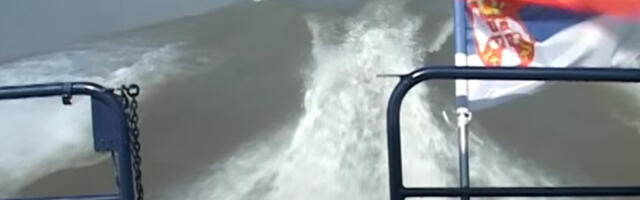 Opsadno stanje na jezeru Barje: Desetine spasilaca i ronioci tragaju za dvojicom nestalih ribolovaca