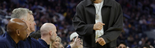 ​Стеф Кари спреман за меч са Хјустоном