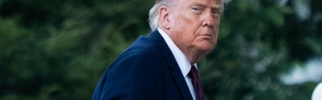 Трамп разматрао опције за повратак рату са Ираном