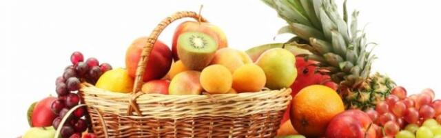 TESTIRAO SAM GA NA SEBI, ŠEĆER MI JE SKOČIO NA 15! Doktor upozorio na ovo voće: Određene grupe ljudi ne smeju da ga jedu!