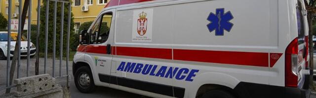 Sudar trolejbusa i automobila, povređeno dete