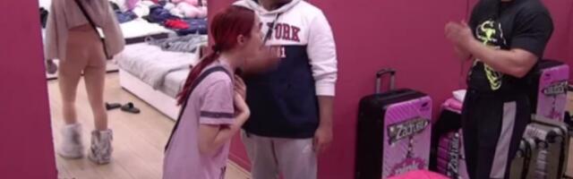 RAZVALIĆU TE SVAKI PUT KAD MI POMENEŠ NJEGA! Palčica IZGUBILA KONTROLU, pa pravila RUSVAJ Petrućiju! SKANDALOZNIJI RASKID se ne pamti! (VIDEO)