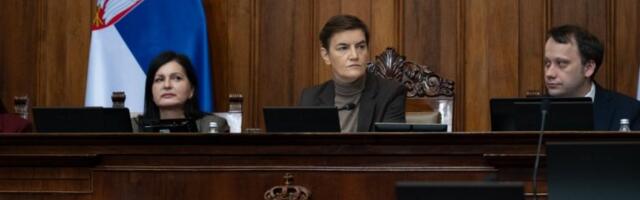 "ALBANIJA I CRNA GORA NEMAJU VAS, KOJI IDU U INOSTRANSTVO DA OPANJKAVAJU SVOJU ZEMLJU"! Brnabić urnisala opoziciju na sednici Skupštine Srbije! (FOTO, VIDEO)