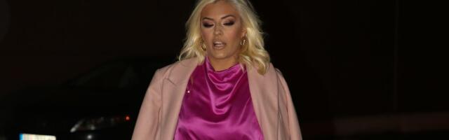 Prvi Božić bez muža: Pevačica praznuje sama, oglasila se posle razvoda "Sve će proći"