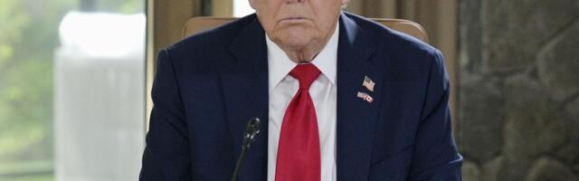 TRAMP ODOBRIO ZAKON: Carine do 500 posto za sve koji kupuju rusku naftu i gas