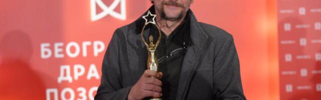 Ne vredim toliko, ljudi! Potresan i iskren govor glumca Jova Maksića:  Možda nisam dostojan nagrade "Tatjana Lukjanova"