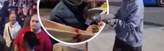 PIJANI, DROGIRANI, NASILNI! Gledajte kakva blokaderska "elita" se juče okupila u Zemunu! (VIDEO)