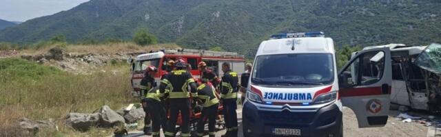 DETE (10) REANIMIRANO, PETORO ODRASLIH NA INTENZIVNOJ NEZI...! Poznato stanje preživelih srpskih državljana u nesreći kod Risna - VOZAČ ZASPAO ZA VOLANOM?!