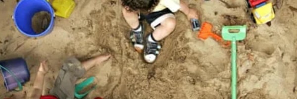 Bekstvo iz vrtića - dva ruska dečaka prokopala put kako bi pobegla i kupila jaguar