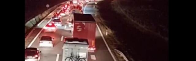 Kilometarske kolone na auto-putu (VIDEO)